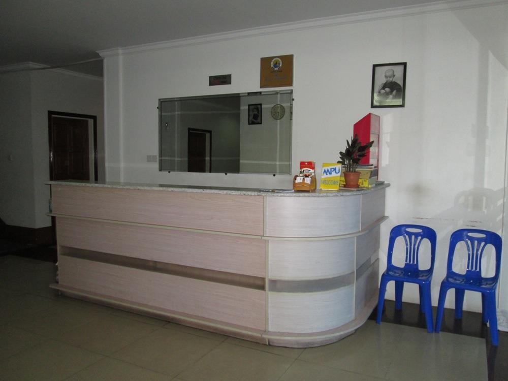 Royal Crown Hotel Yangon Exterior photo