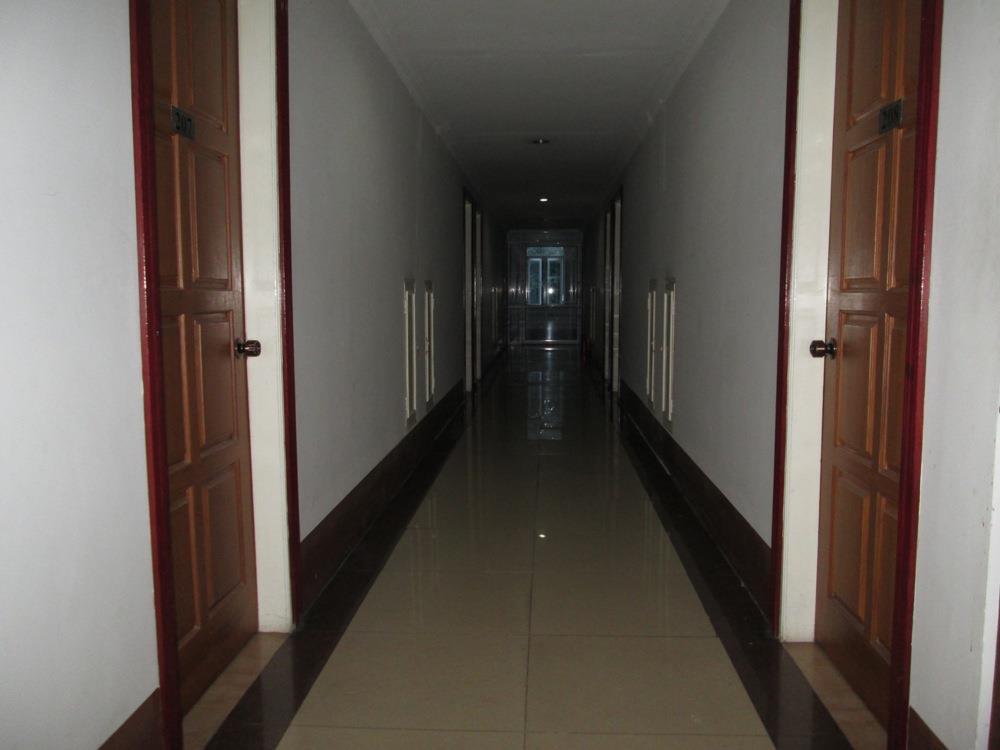Royal Crown Hotel Yangon Exterior photo